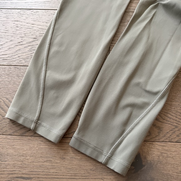 🌿Lululemon Align Leggings With Pockets 23 Inch Grey Sage Size 2 - Picture 4 of 5